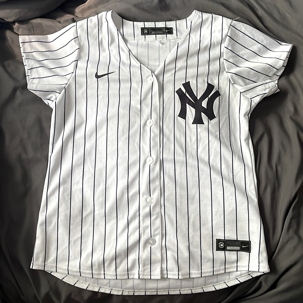 Arron Judge #99 Women’s Large Jersey